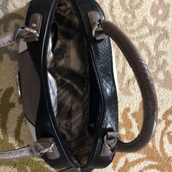 Guess Faux Snake Skin Purse - Picture 2 of 7